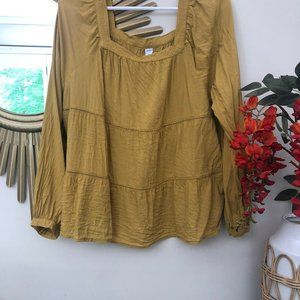 Old Navy wonens tiered blouse